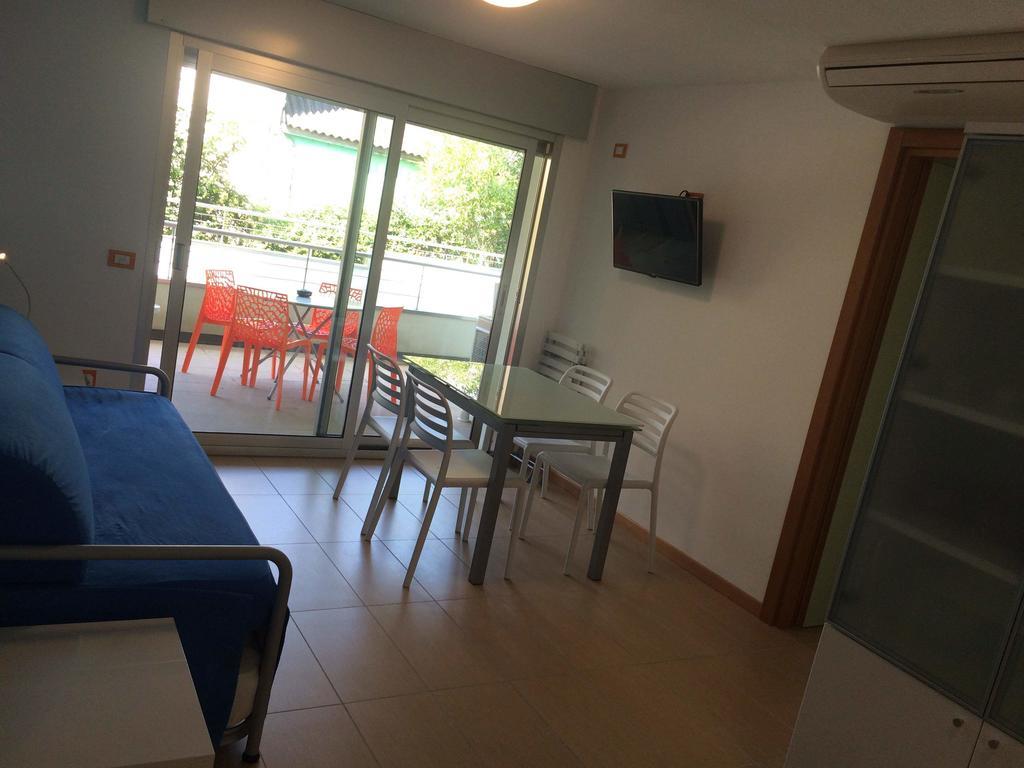 Residenza Villa Flores Μπελάρια-Ιτζέα Μαρίνα Δωμάτιο φωτογραφία